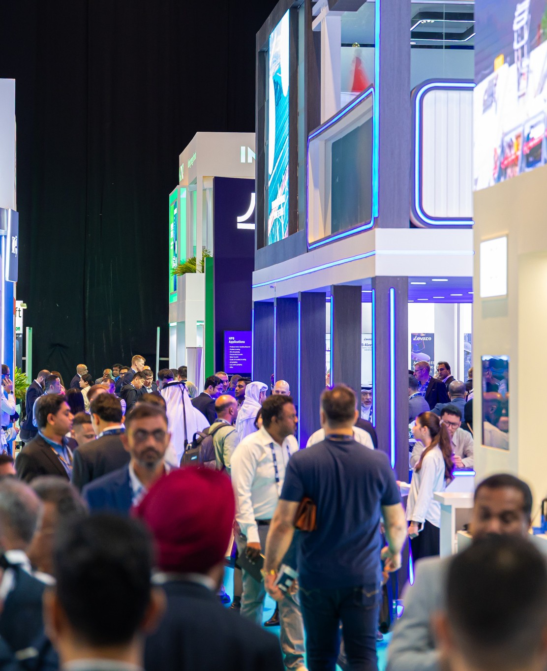 /media/30ajeint/adipec2026-low-carbon.jpg